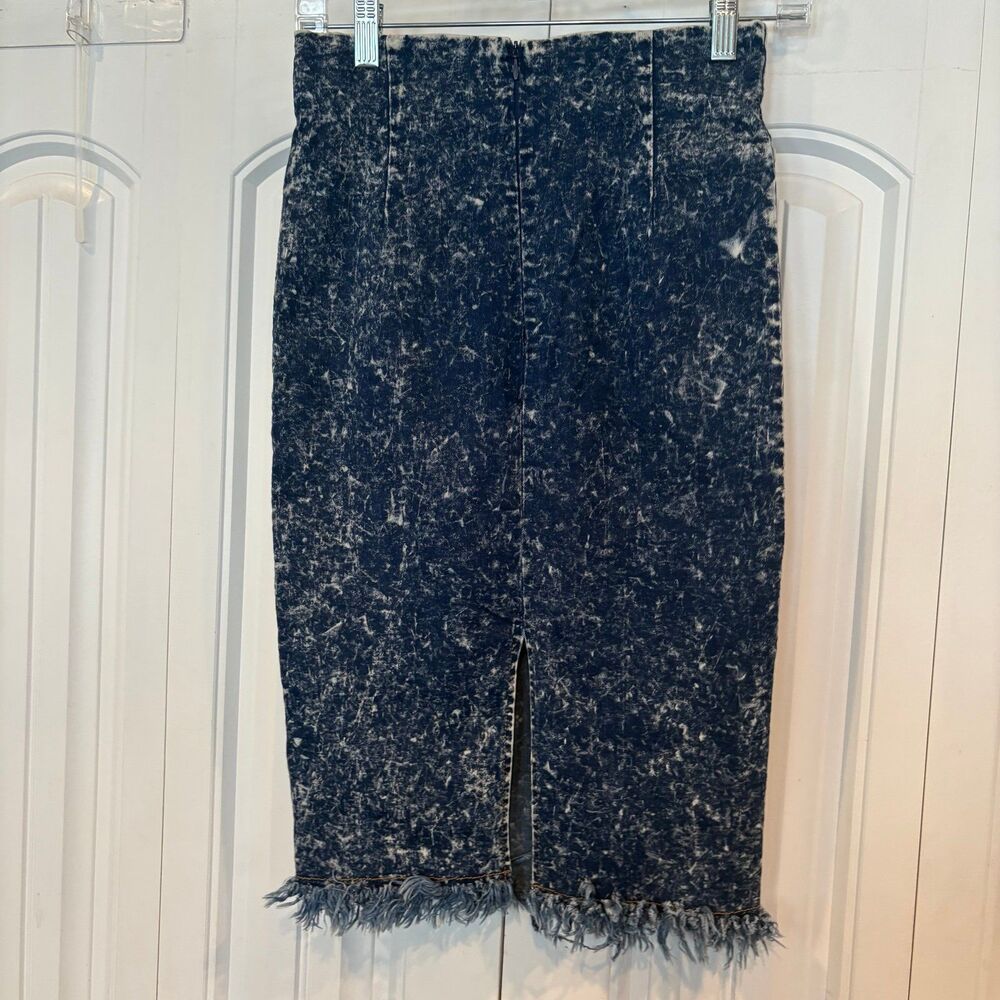 36 Point 5 Acid Wash Skirt Size Medium‎ - Picture 2 of 11